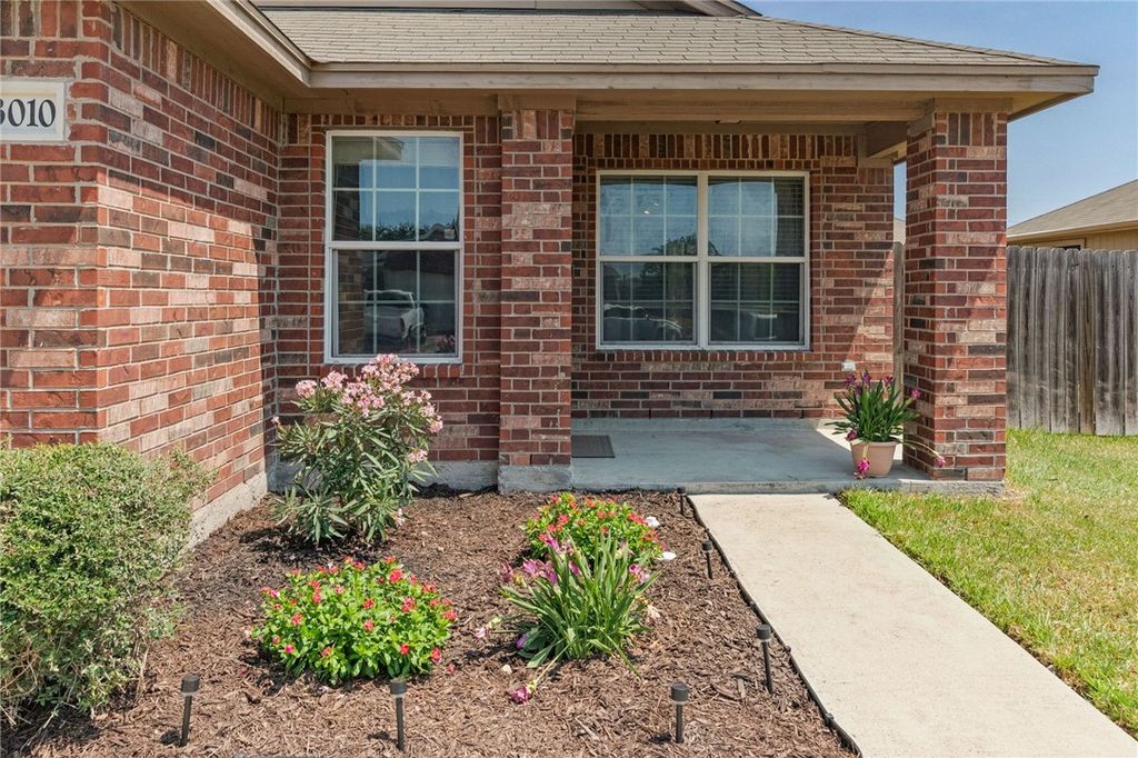 3010 Besterio Dr, Corpus Christi, TX 78415 — photo 2