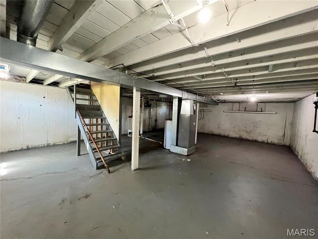 10425 Presley Drive, St Louis, MO 63137