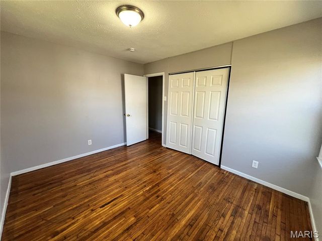 10425 Presley Drive, St Louis, MO 63137