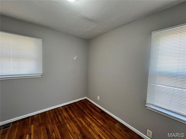 10425 Presley Drive, St Louis, MO 63137