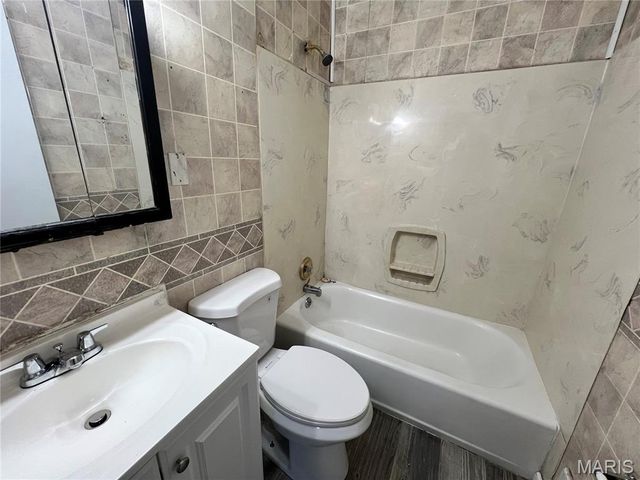 10425 Presley Drive, St Louis, MO 63137