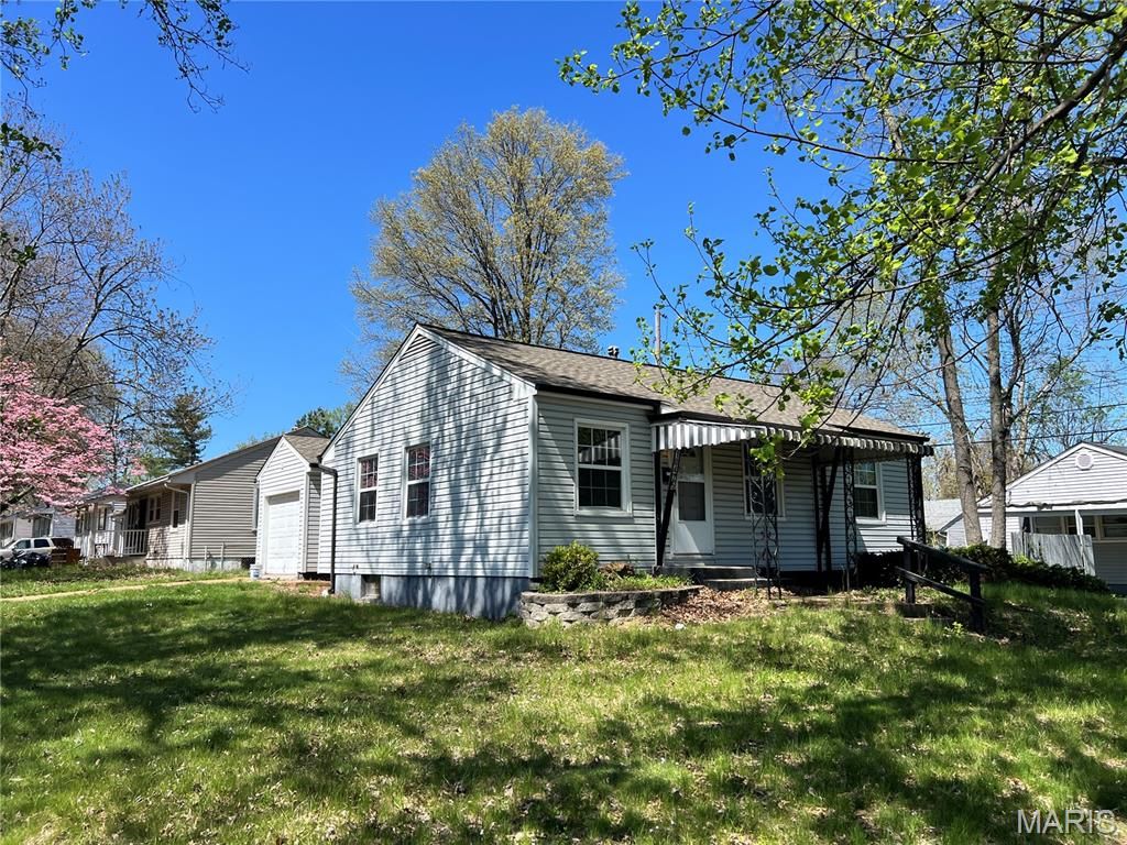 10425 Presley Drive, St Louis, MO 63137