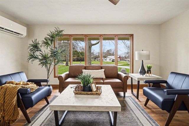 301 Woodland Drive, Buchanan, MI 49107