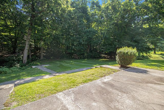 301 Woodland Drive, Buchanan, MI 49107