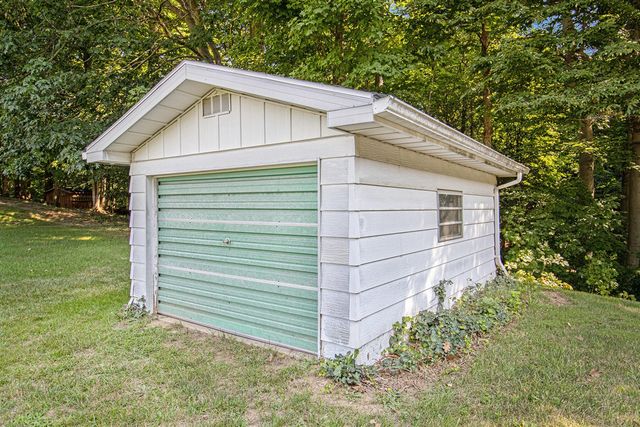 301 Woodland Drive, Buchanan, MI 49107