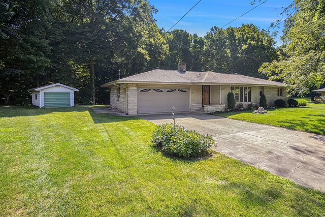 301 Woodland Drive, Buchanan, MI 49107