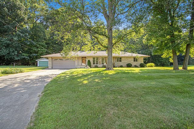 301 Woodland Drive, Buchanan, MI 49107