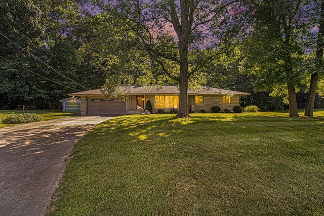 301 Woodland Drive, Buchanan, MI 49107