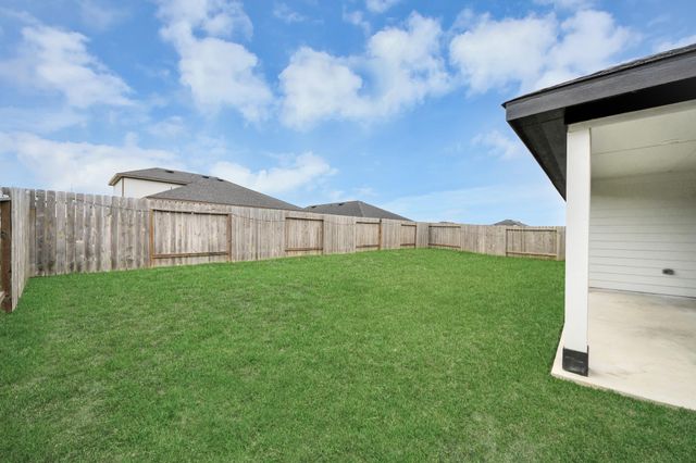 1313 Bison View Lane, Sealy, TX 77474
