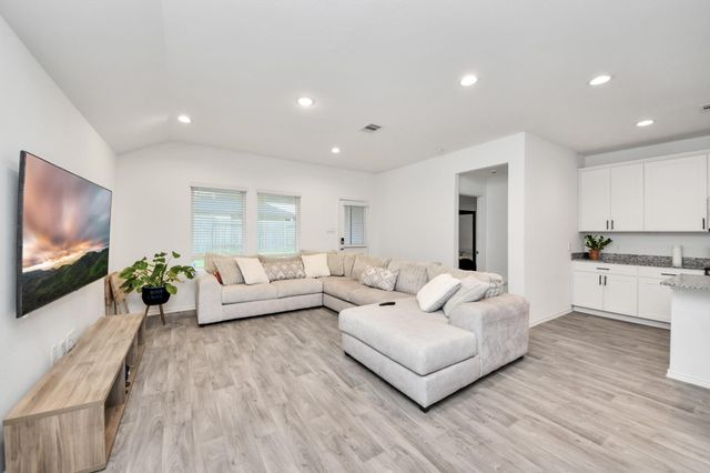 1313 Bison View Lane, Sealy, TX 77474