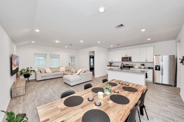 1313 Bison View Lane, Sealy, TX 77474