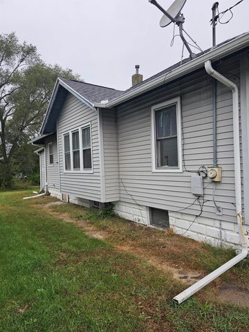 2421 E 4TH Street, Waterloo, IA 50703