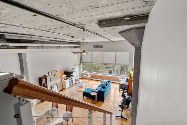 156 Porter St 240, Boston, MA 02128