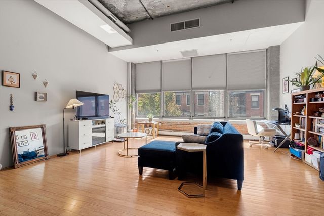156 Porter St 240, Boston, MA 02128
