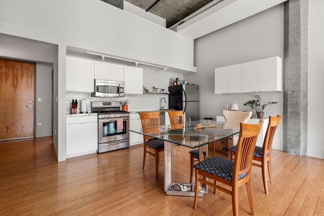 156 Porter St 240, Boston, MA 02128