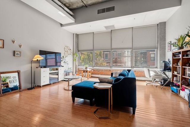 156 Porter St 240, Boston, MA 02128