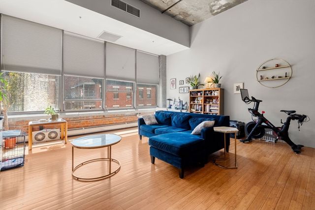 156 Porter St 240, Boston, MA 02128