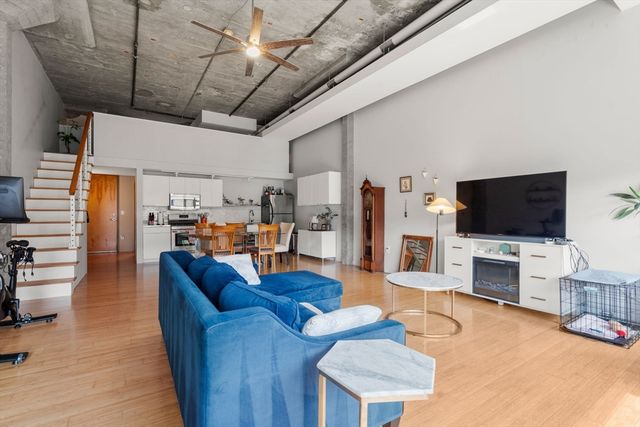 156 Porter St 240, Boston, MA 02128