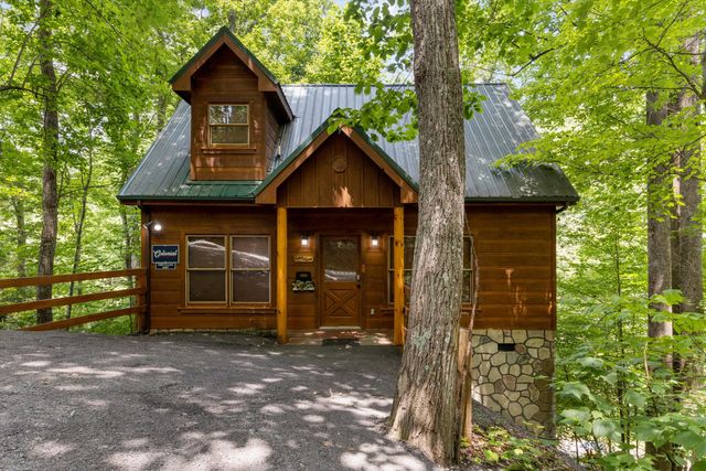 2457 N School House Gap Road, Sevierville, TN 37876
