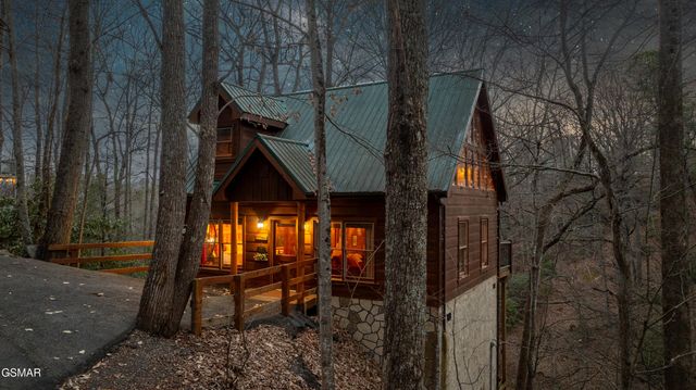 2457 N School House Gap Road, Sevierville, TN 37876