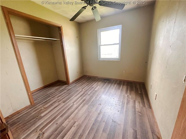 10 CORDOBA Drive, Hurricane, WV 25526