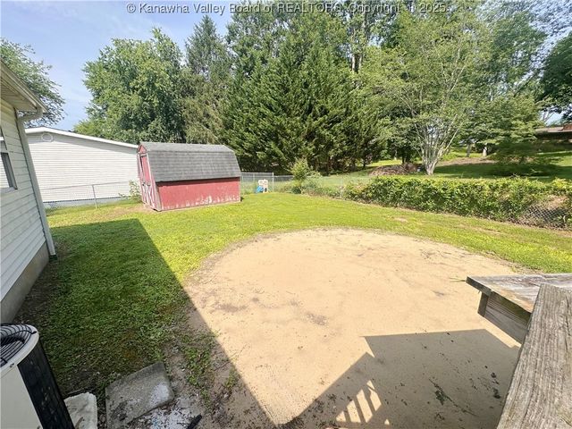 10 CORDOBA Drive, Hurricane, WV 25526