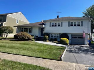 42 Eastbrook Drive, River Edge, NJ 07661