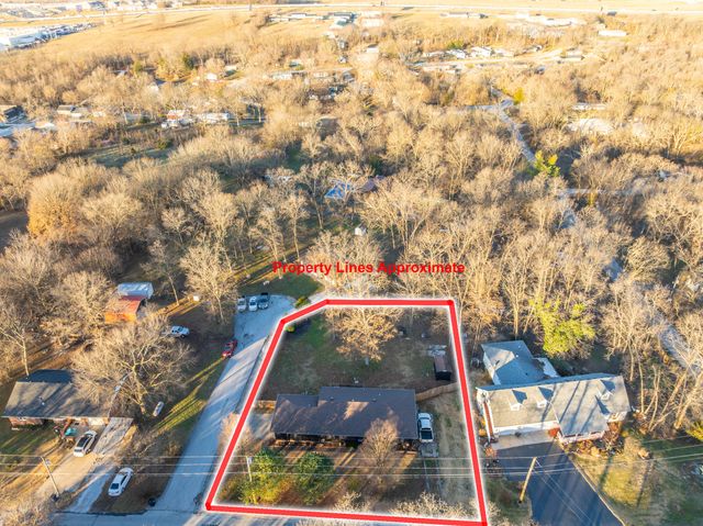 1407 N 14th Street, Ozark, MO 65721