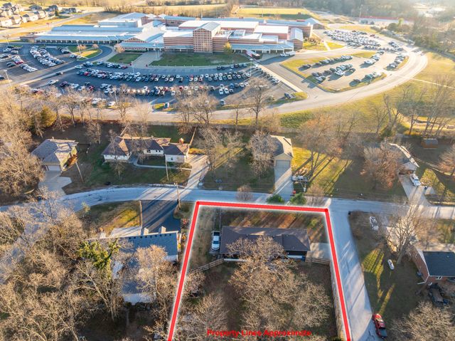 1407 N 14th Street, Ozark, MO 65721