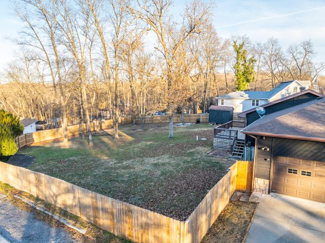 1407 N 14th Street, Ozark, MO 65721