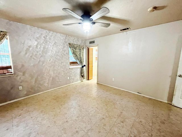 904 Miranda Drive, Mesquite, TX 75149