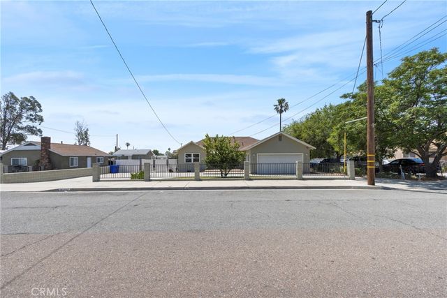 16397 Orange Way, Fontana, CA 92335
