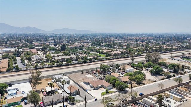 16397 Orange Way, Fontana, CA 92335