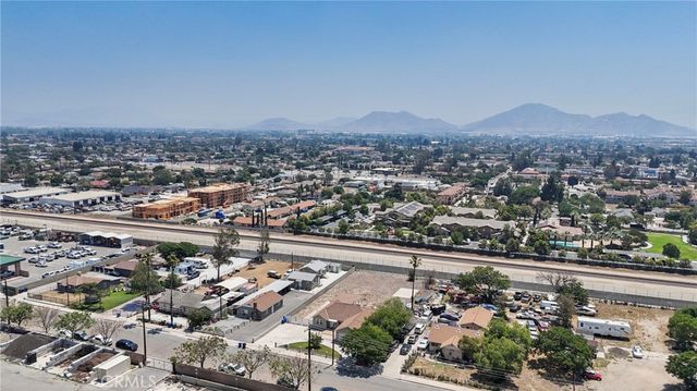 16397 Orange Way, Fontana, CA 92335