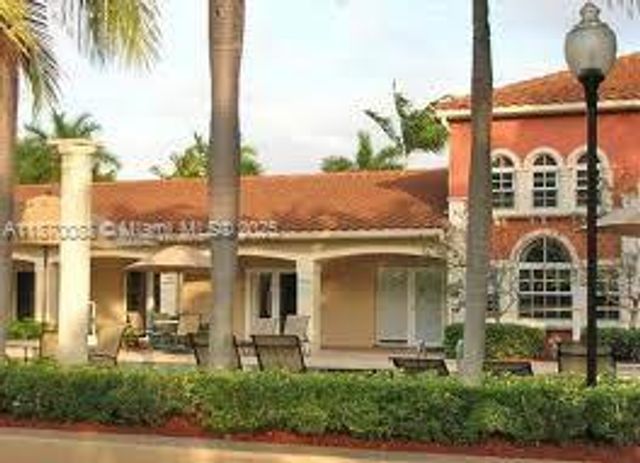 2091 NW 96th Ter 13A, Pembroke Pines, FL 33024