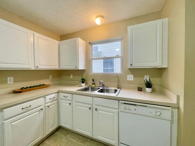 6153 Albany Way Drive, Westerville, OH 43081