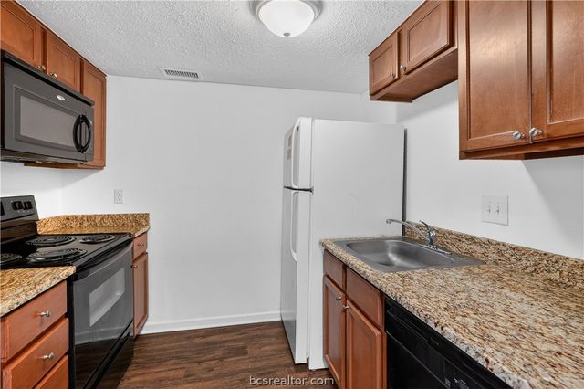 4401 Carter Creek Parkway 13, Bryan, TX 77802