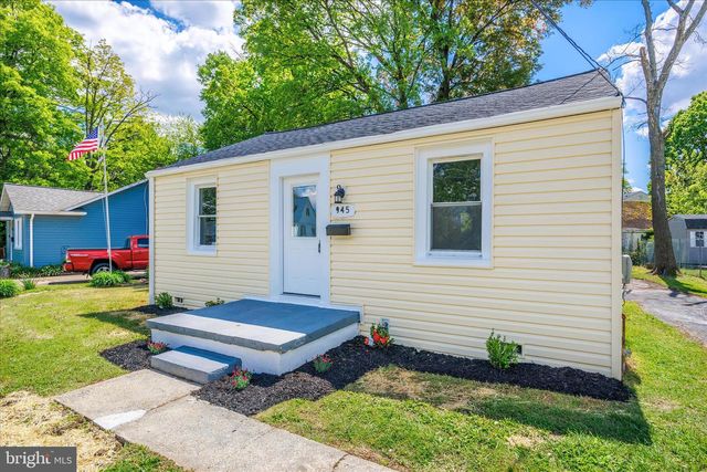 945 RENFREW, Baltimore, MD 21221