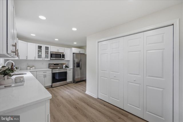 945 RENFREW, Baltimore, MD 21221