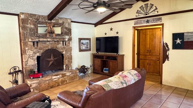 112 W Deerfield, Ingram, TX 78025