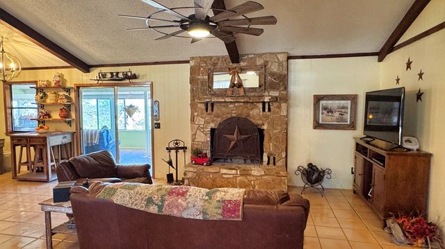 112 W Deerfield, Ingram, TX 78025