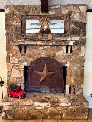 112 W Deerfield, Ingram, TX 78025