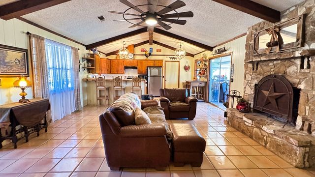 112 W Deerfield, Ingram, TX 78025