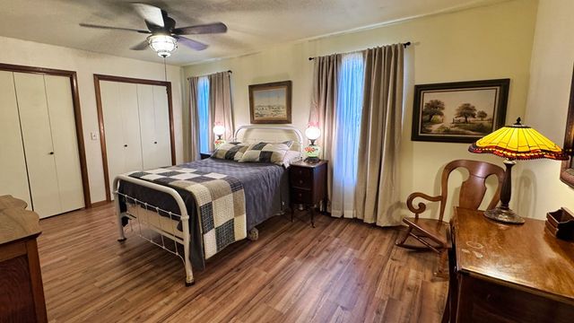 112 W Deerfield, Ingram, TX 78025