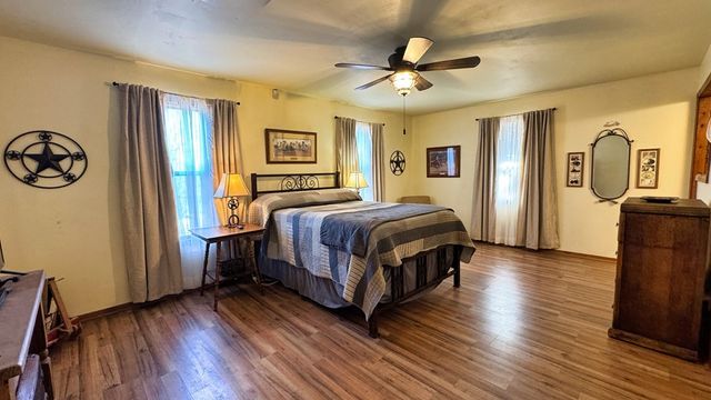 112 W Deerfield, Ingram, TX 78025