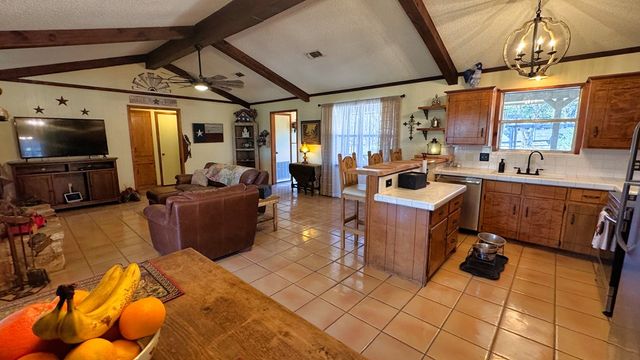 112 W Deerfield, Ingram, TX 78025