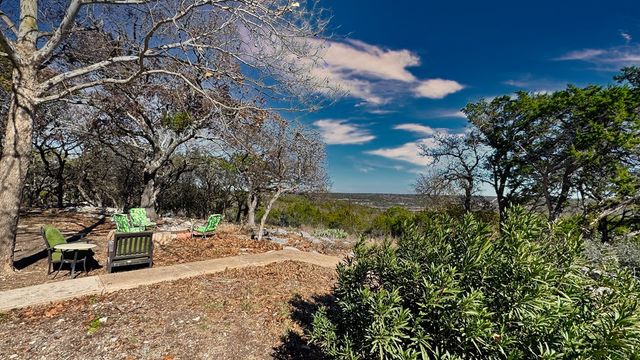 112 W Deerfield, Ingram, TX 78025