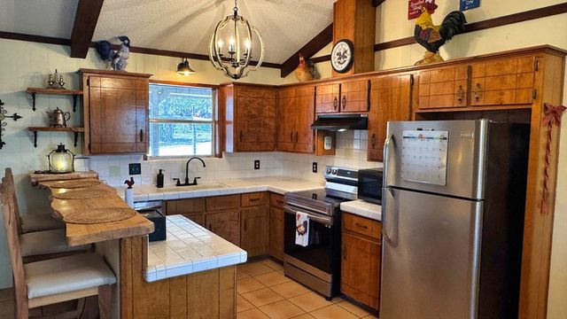 112 W Deerfield, Ingram, TX 78025