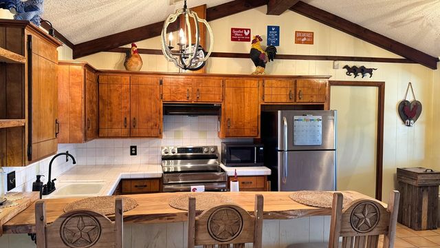 112 W Deerfield, Ingram, TX 78025