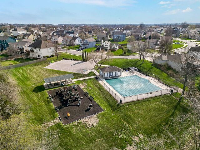 11212 N Summit Street, Kansas City, MO 64155